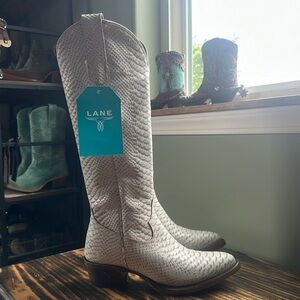 NWT Lane Plain Jane Ivory Rattle